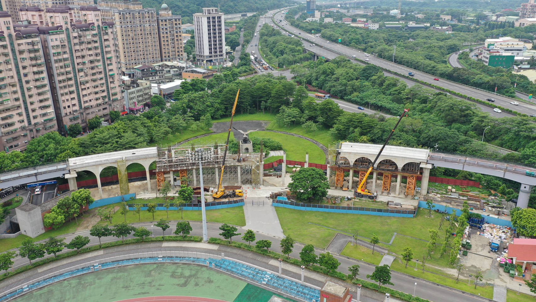 台北大學飛鳶廣場施工照片